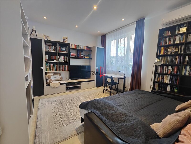 Salaj, Scoala Gimnaziala George Calinescu, 2 camere decomandate, et.1, bloc 2008, centrala, renovat,