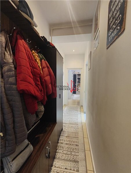 Salaj, Scoala Gimnaziala George Calinescu, 2 camere decomandate, et.1, bloc 2008, centrala, renovat,